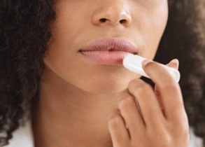 5 home remedies to get rid of chapped lips naturally