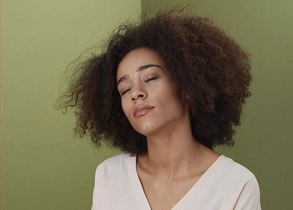 Are Tea Rinses a Secret Weapon Against Hair Breakage?
